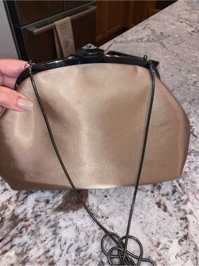 ❤️ Hinge evening bag. Gunmetal hardware with big rhinestone kiss lock never used